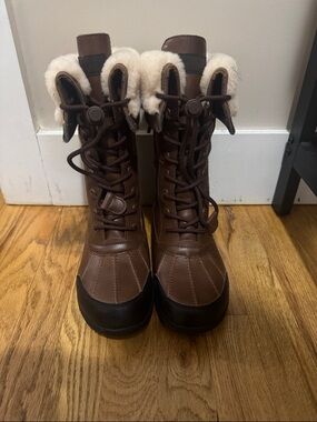 UGG Brown Lace-Up Shearling-Trim Winter Boots